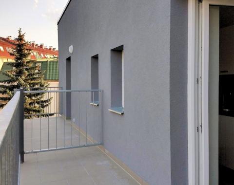 69758258 1144513495742123 1393678456184635392 N